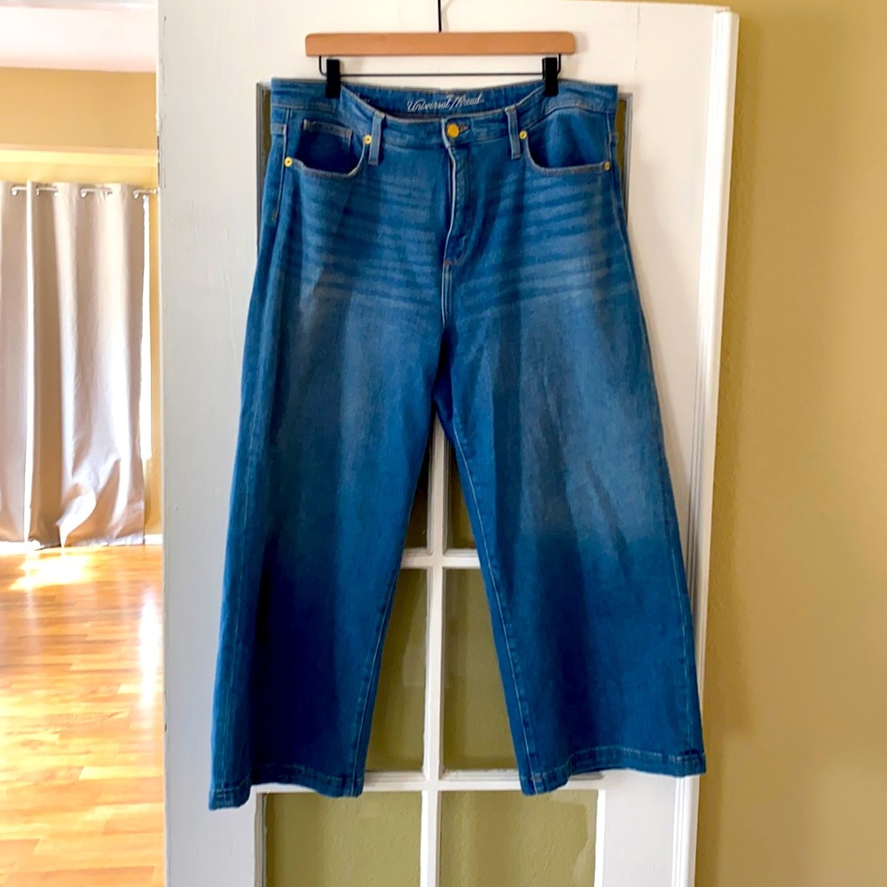 Universal Thread Cropped Wide-Leg Jeans